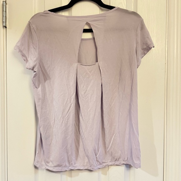 RUNNING ON CLOUD Active T Breathe Lilac Tee Shirt Short Sleeve Purple Small - Picture 3 of 6